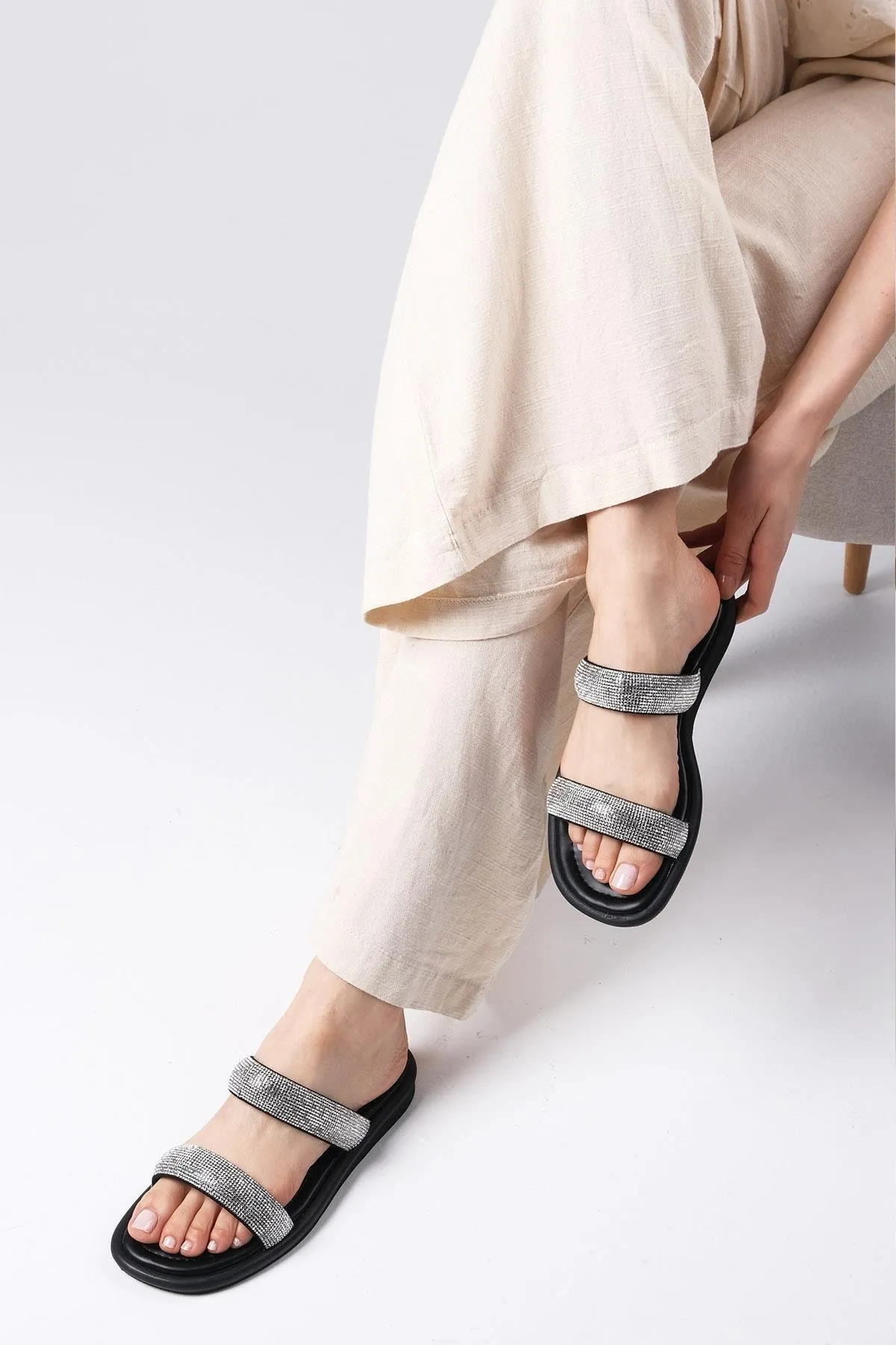 Mio Gusto  Pantolette - Schwarz - Flacher Absatz