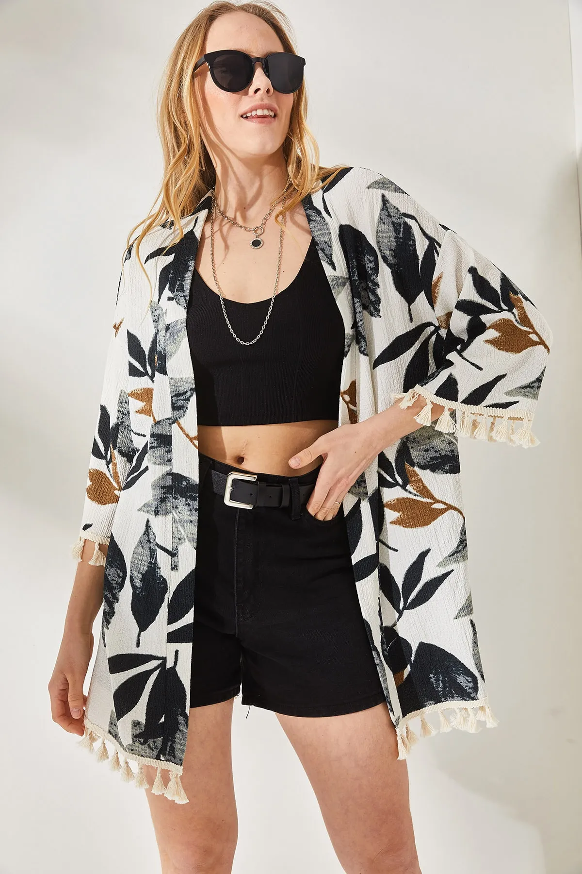 Olalook  Locker gestrickter Kimono mit Quasten für Damen in Steinschwarz KMN-00000056
