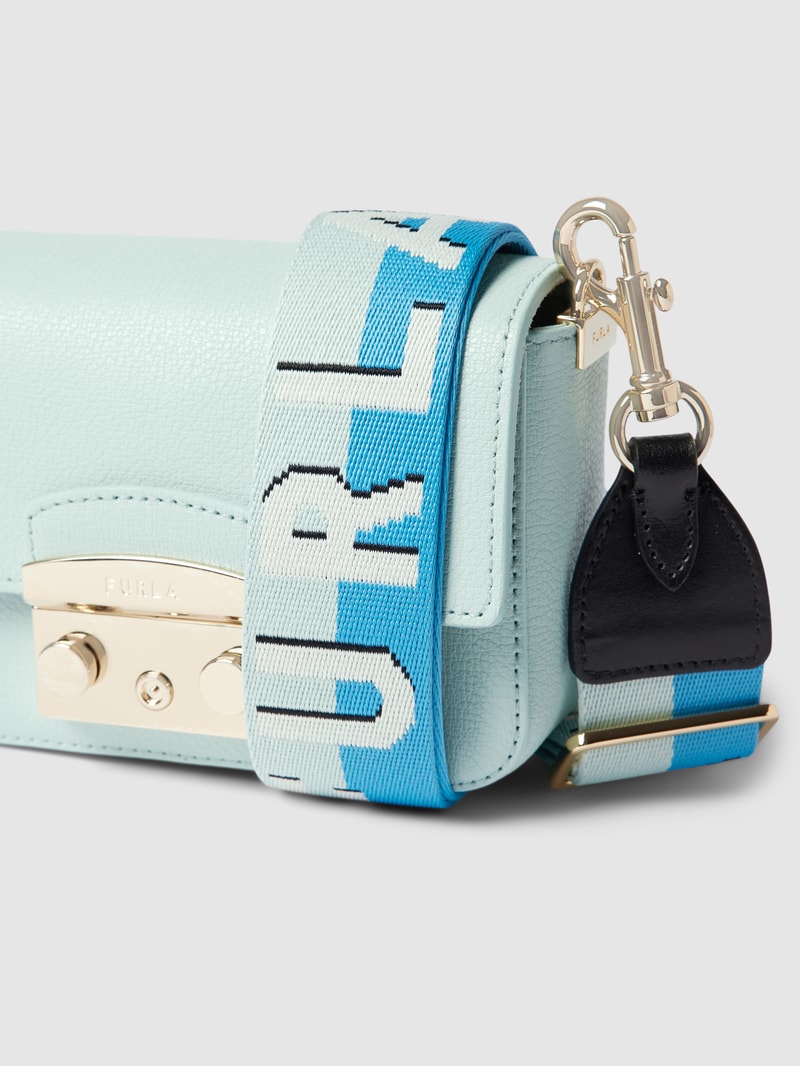 Umhängetasche mit Label-Detail Modell 'METROPOLIS' in mint
