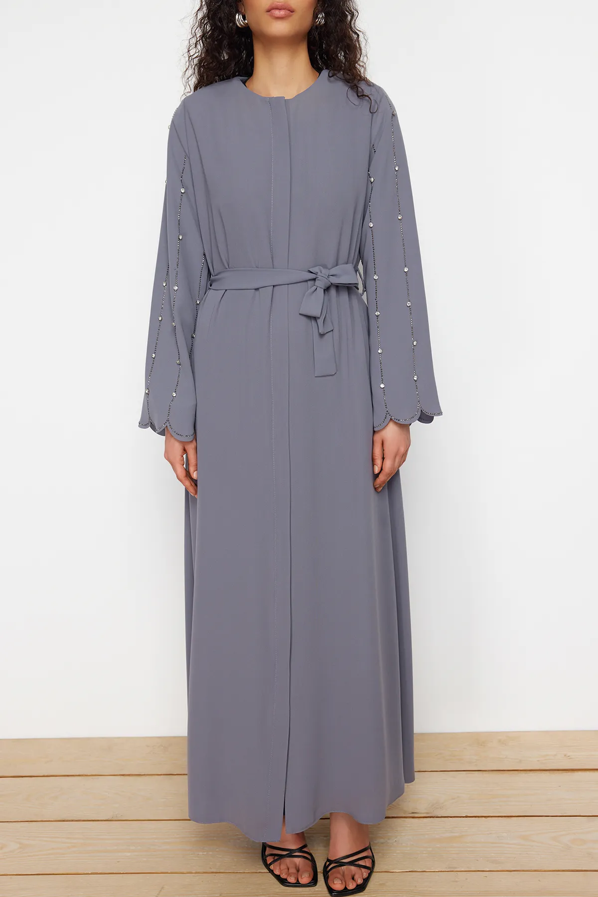 Trendyol Modest  Graues Stein-Accessoire, gewebte Kappe & Ferace & Abaya TCTSS24KF00019