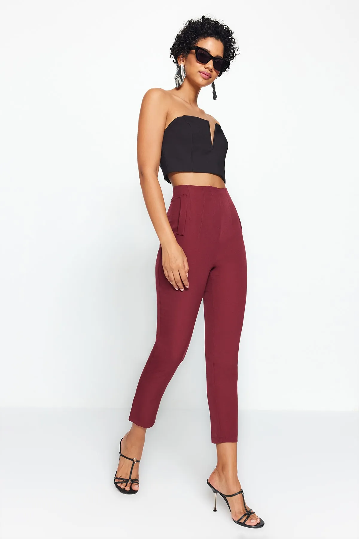 Trendyol Collection  Dunkelburgunderrote, zigarettengemusterte, gewebte Hose mit hoher Taille und knöchellangem Abnäher TWOSS20PL0515