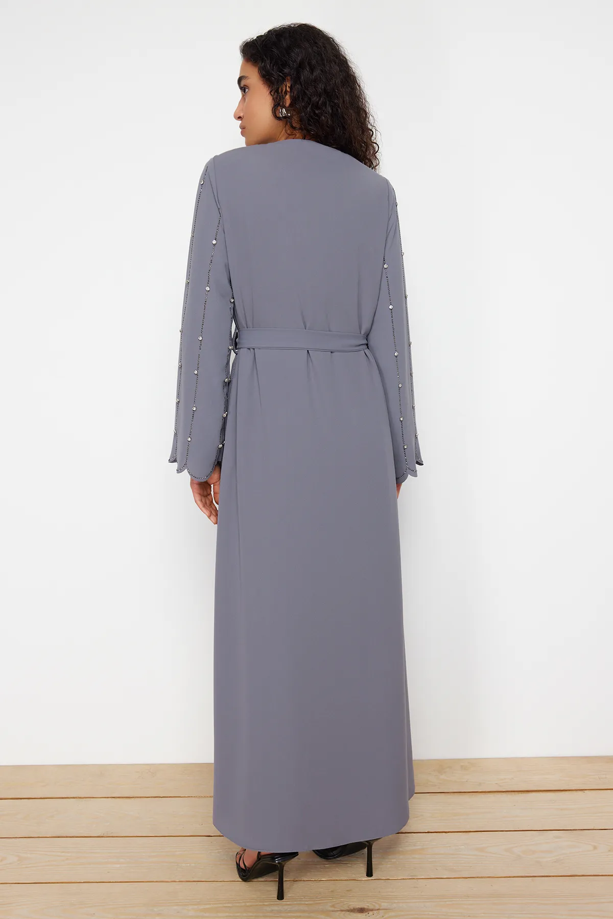 Trendyol Modest  Graues Stein-Accessoire, gewebte Kappe & Ferace & Abaya TCTSS24KF00019