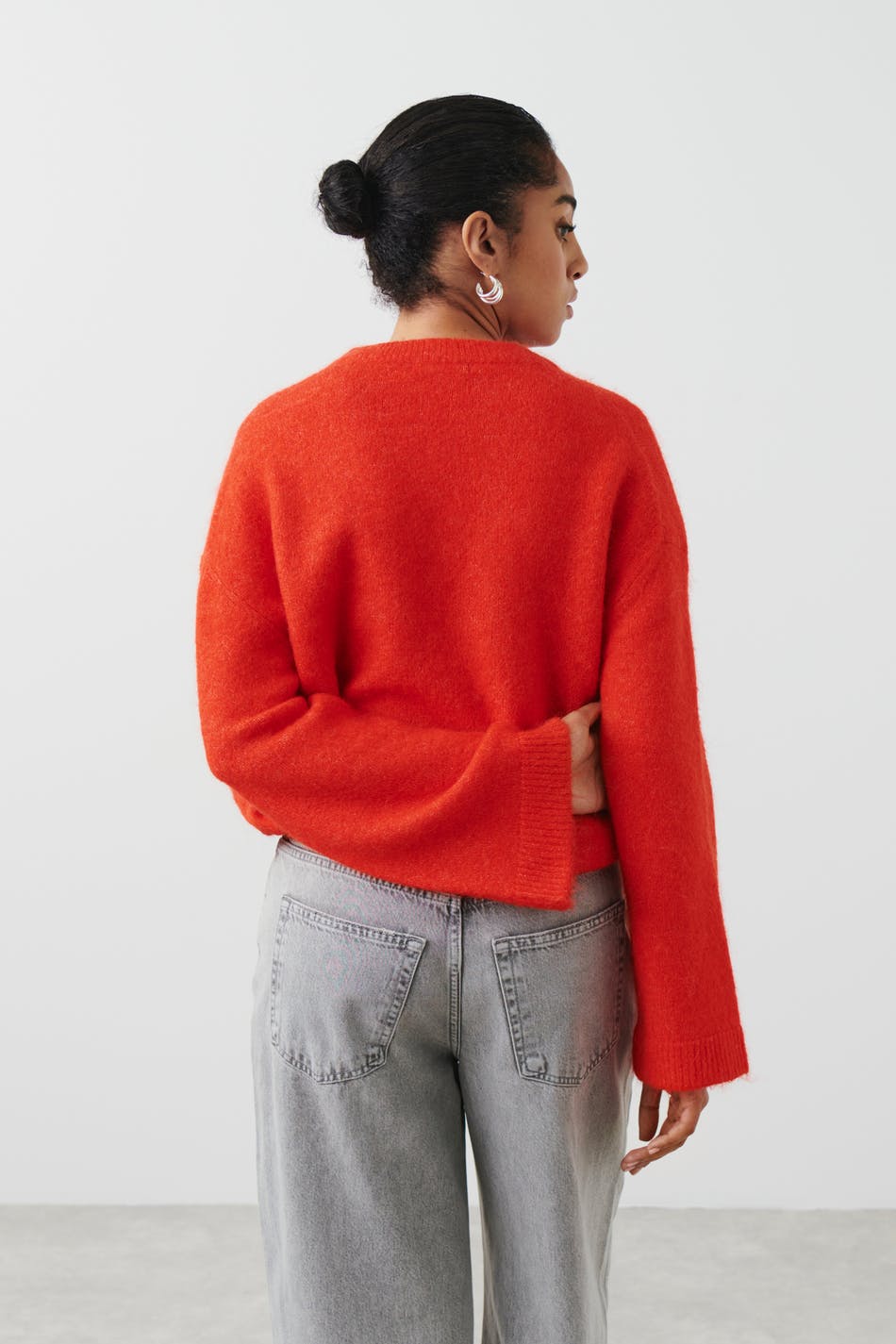 Crew neck knitted sweater