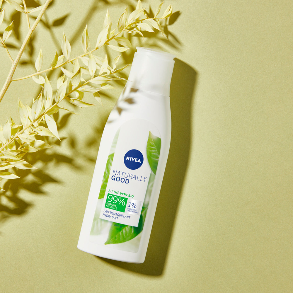 nivea NATURALLY GOOD - Lait Hydratant Thé vert BIO Lait démaquillant