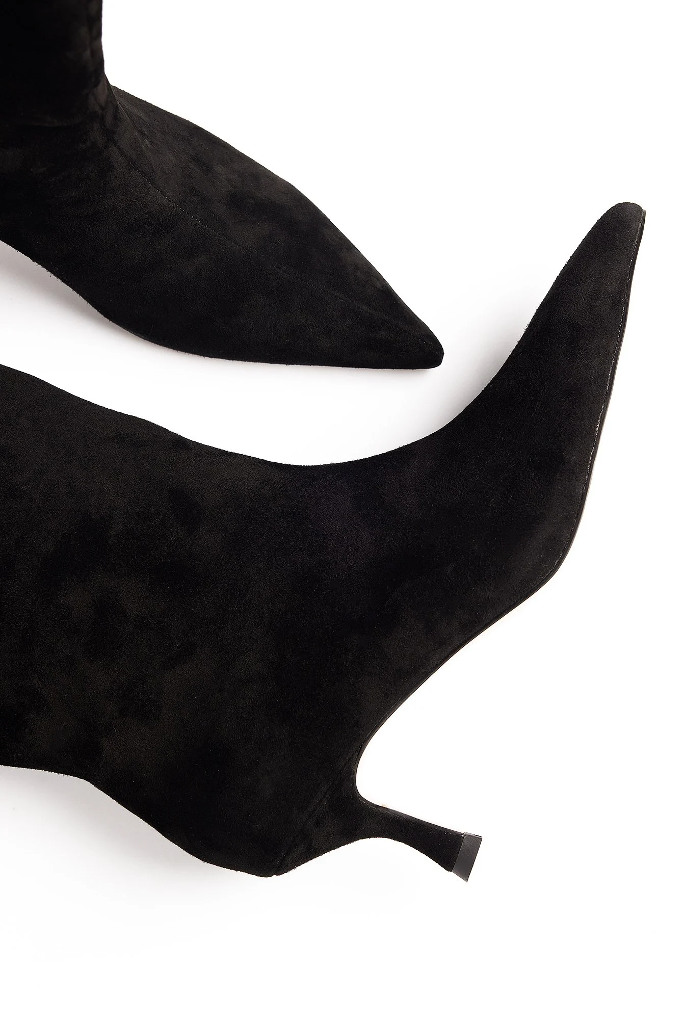Spitze Wildleder-Stiefeletten
