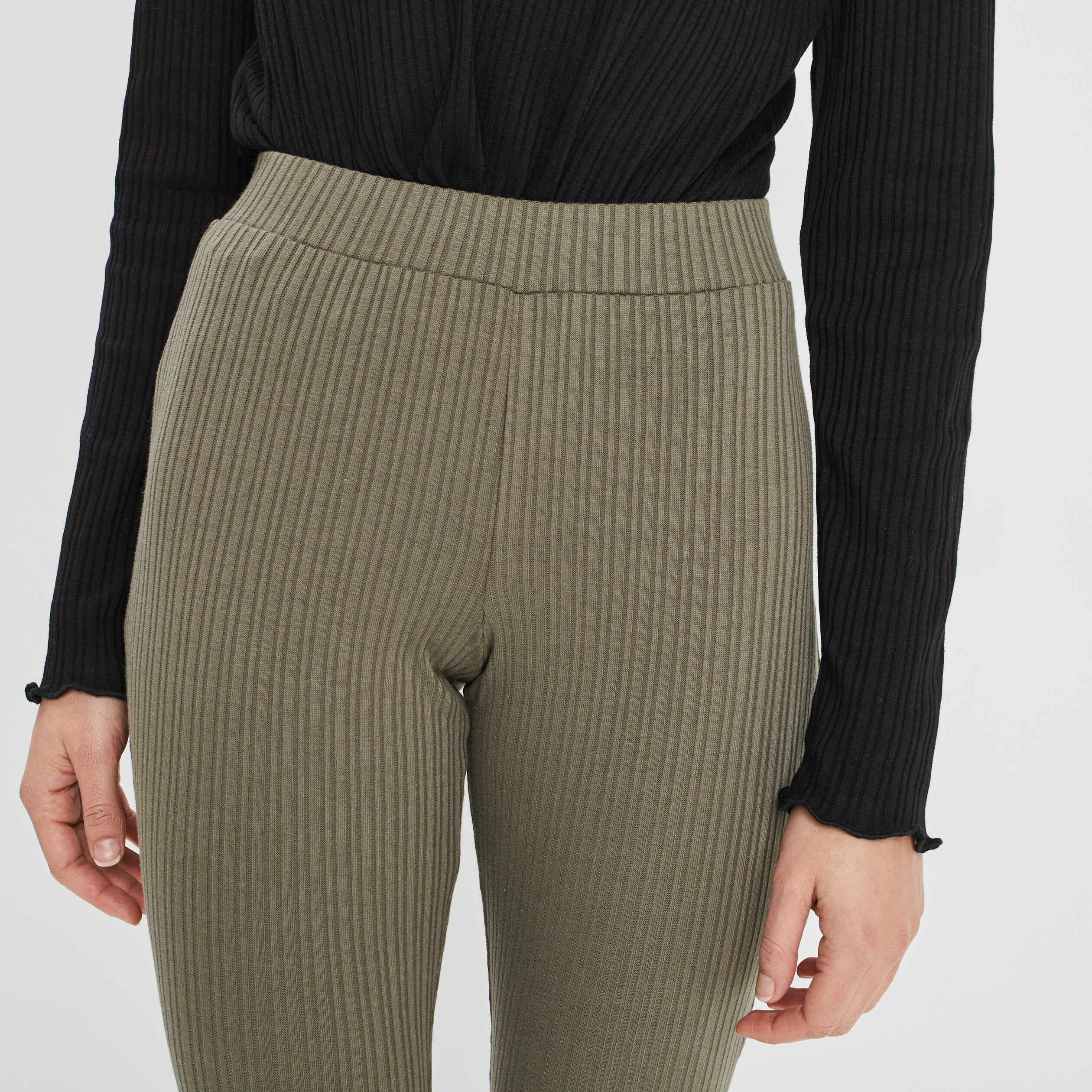 Pantalon flare côtelé vert kaki femme | La Halle
