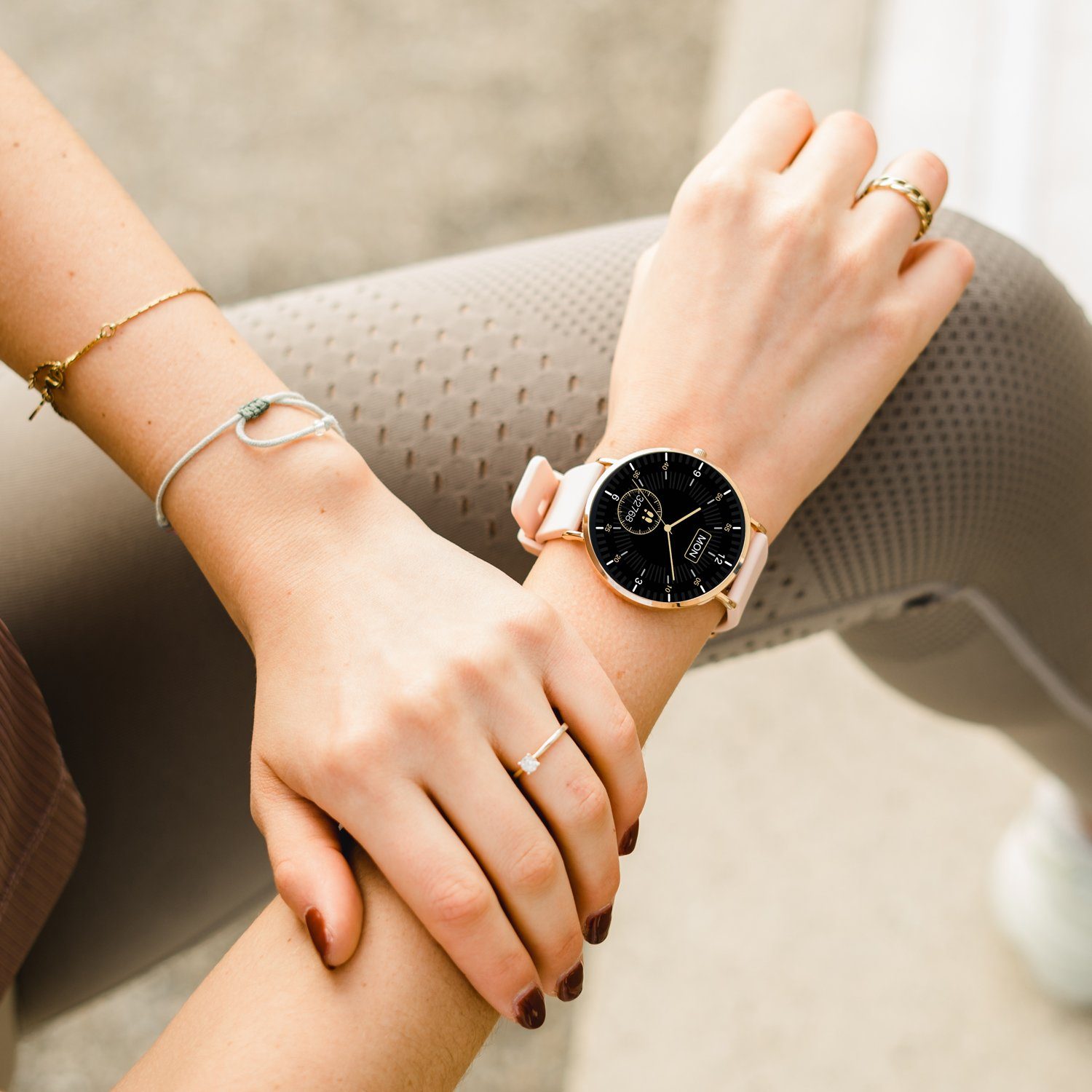 XCOAST SIONA 2 Damen Smartwatch (4,2 cm/1,3 Zoll, iOS Android) ROSE GOLD, Damen Fitness Tracker, neueste Generation, Blutsauerstoffmesser, Wasserdicht, Ultra flach, Puls, Blutdruck, brillante Farben, AMOLED