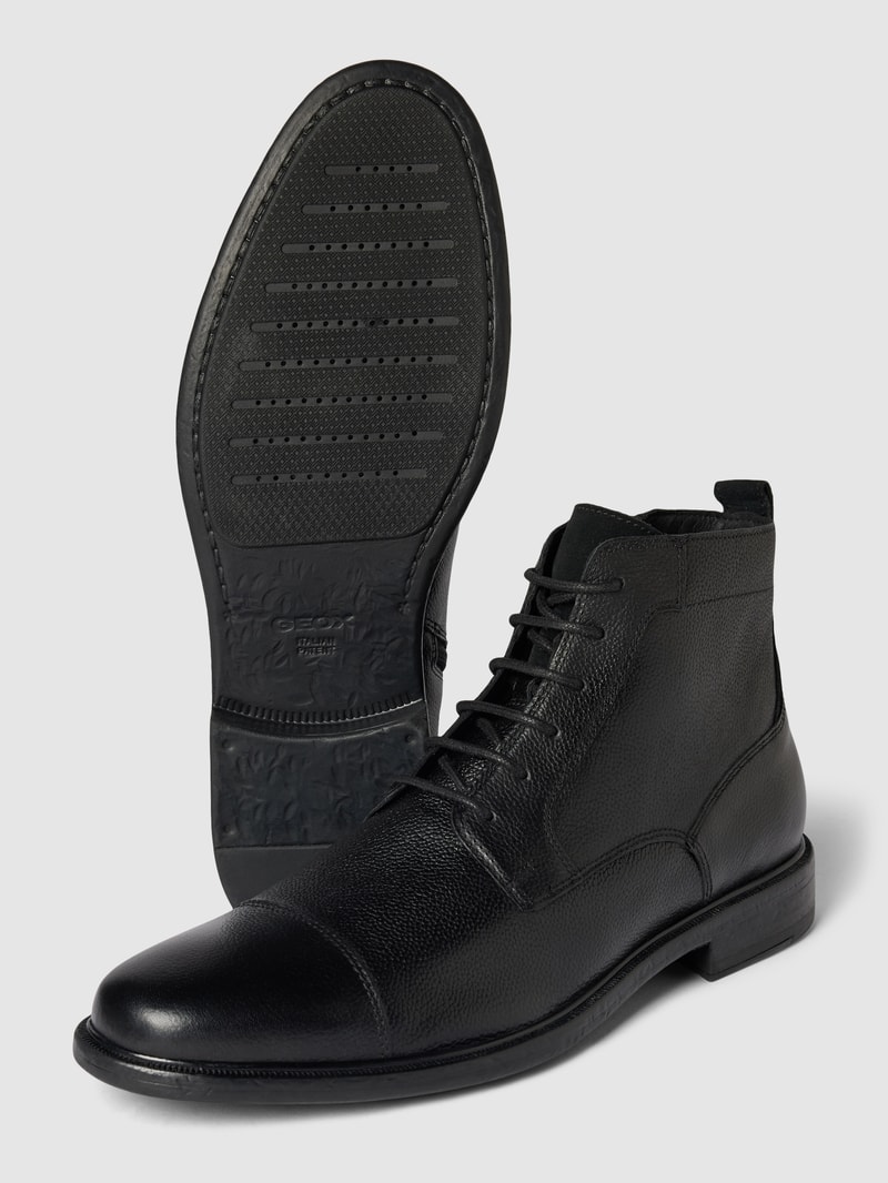 Schnürboots aus echtem Leder Modell 'TERENCE' in schwarz