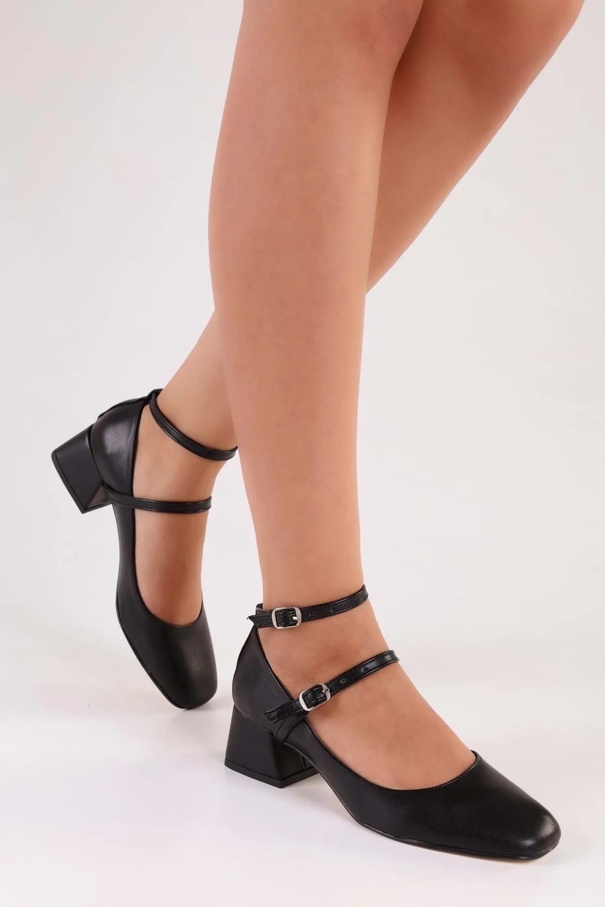 Shoeberry  Damenschuhe Linnie Black Skin mit dickem Absatz Black Skin