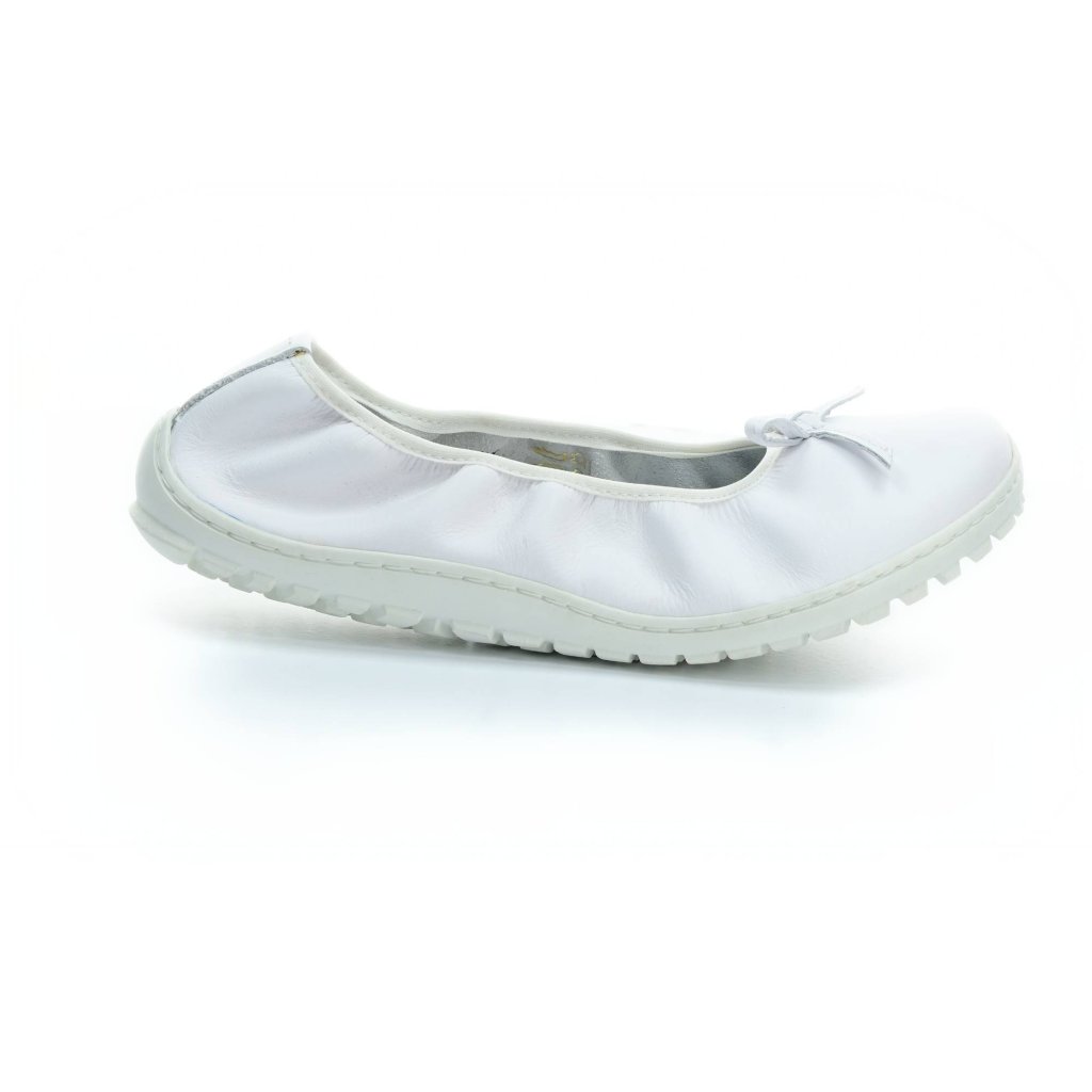 Zaqq Suqar White Barfußballerinas