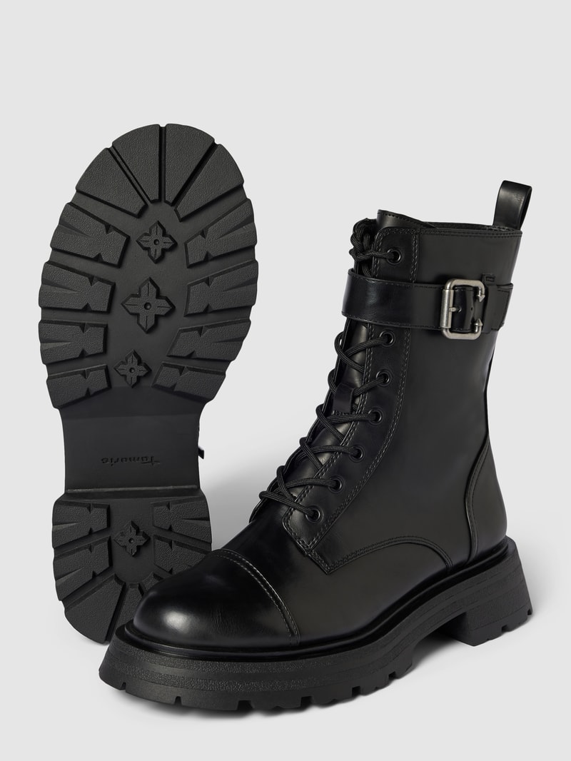 Boots mit Schnürung und profilierter Sohle in schwarz