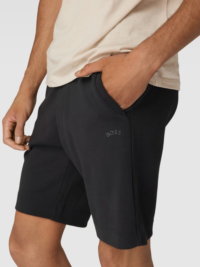 Shorts mit Label-Detail in schwarz