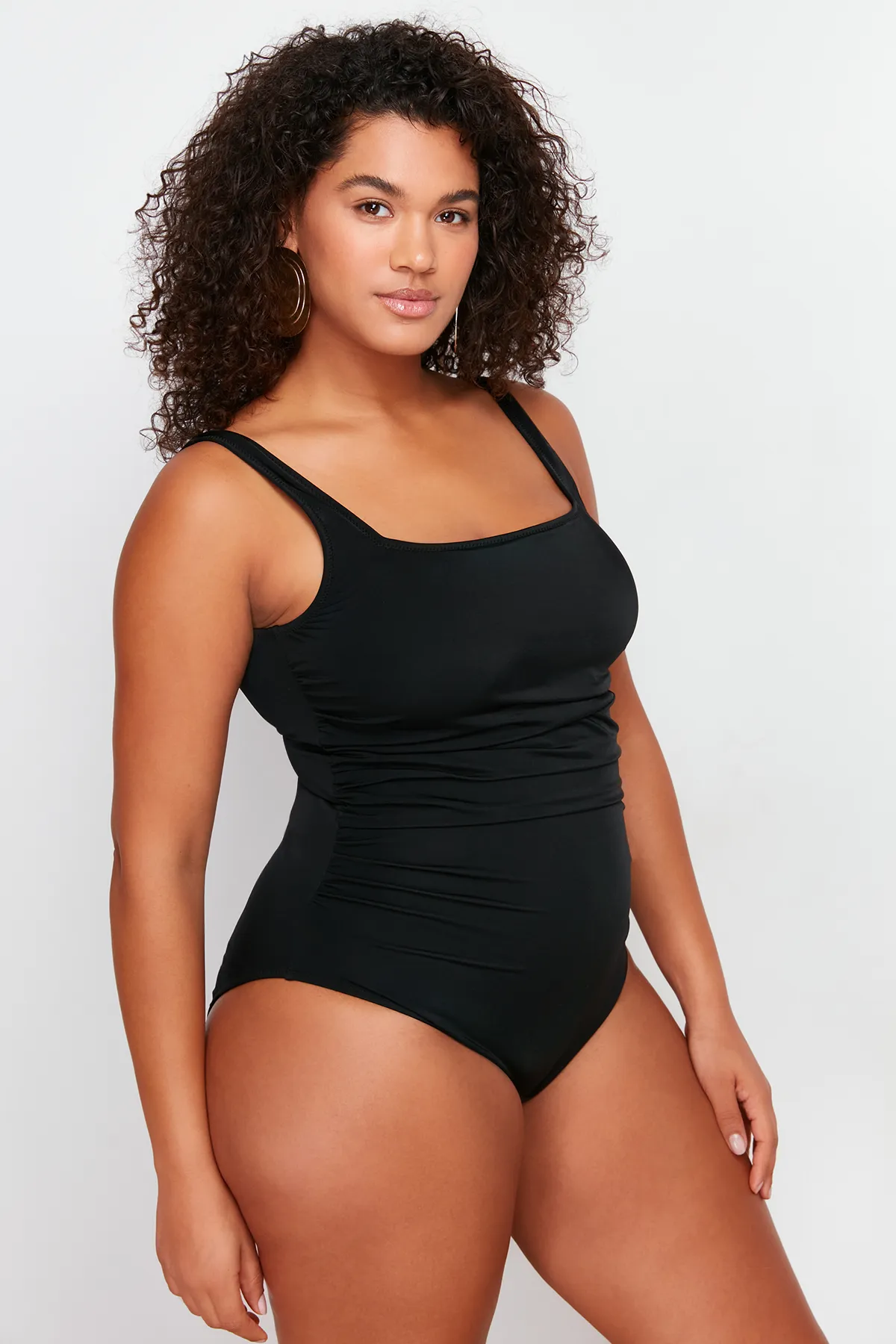 Trendyol Curve  Schwarzer Badeanzug mit eckigem Kragen TBBSS24AM00020