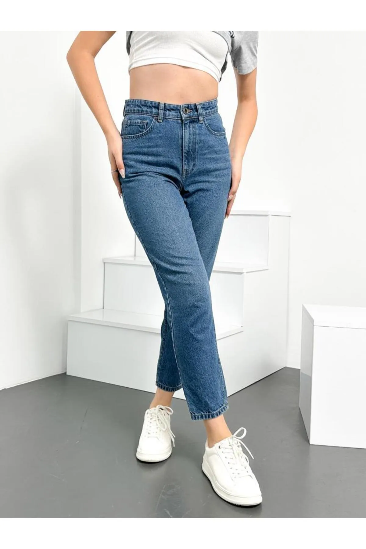 HLT JEANS  Hellblaue Lycra Mom Jean für Damen, hohe Taille, dehnbare Jeanshose, Anna Model