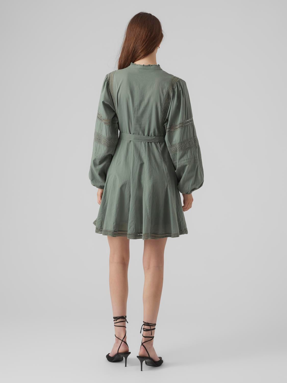 VMLAVA Kurzes Kleid