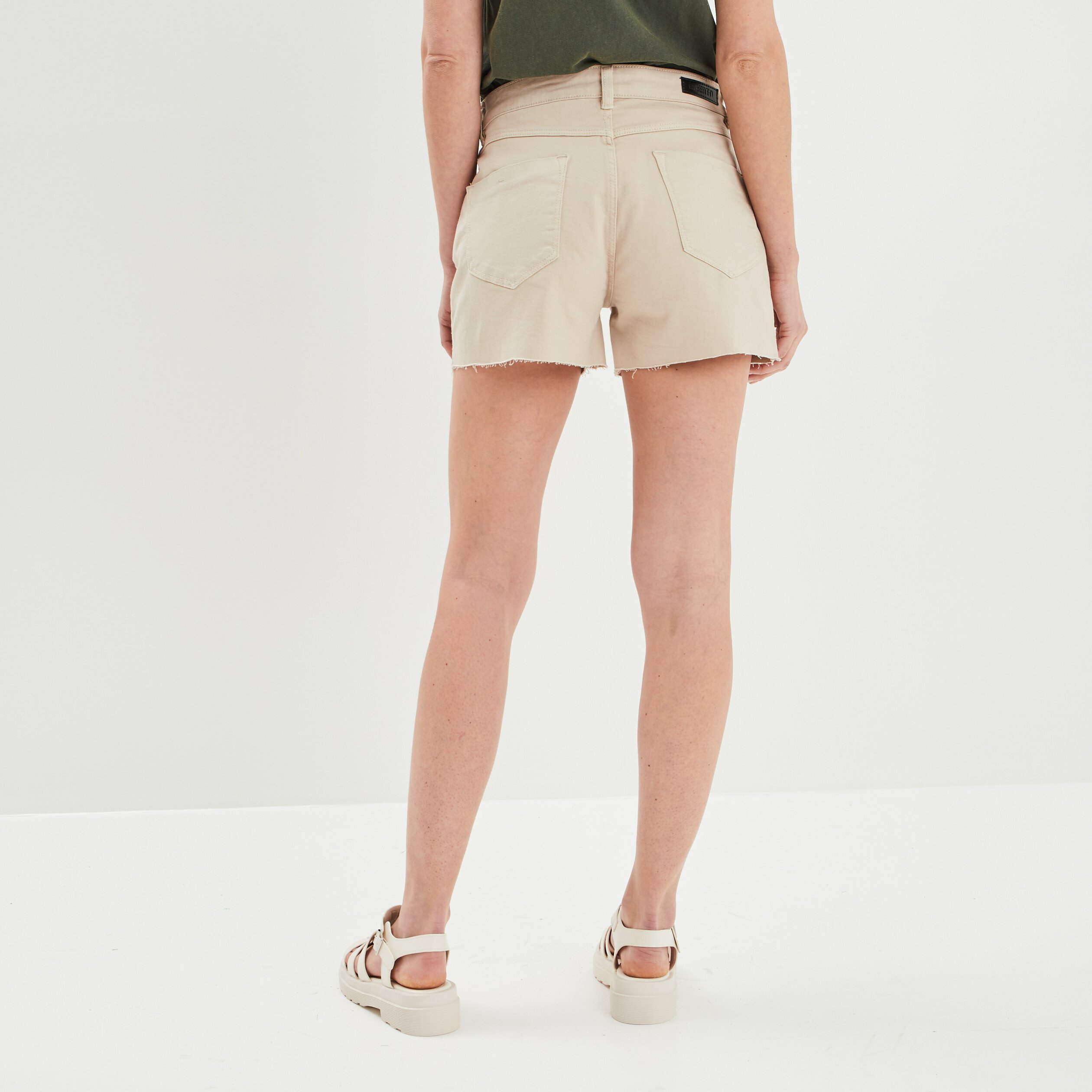 Short ajusté taille haute bords francs beige femme | La Halle
