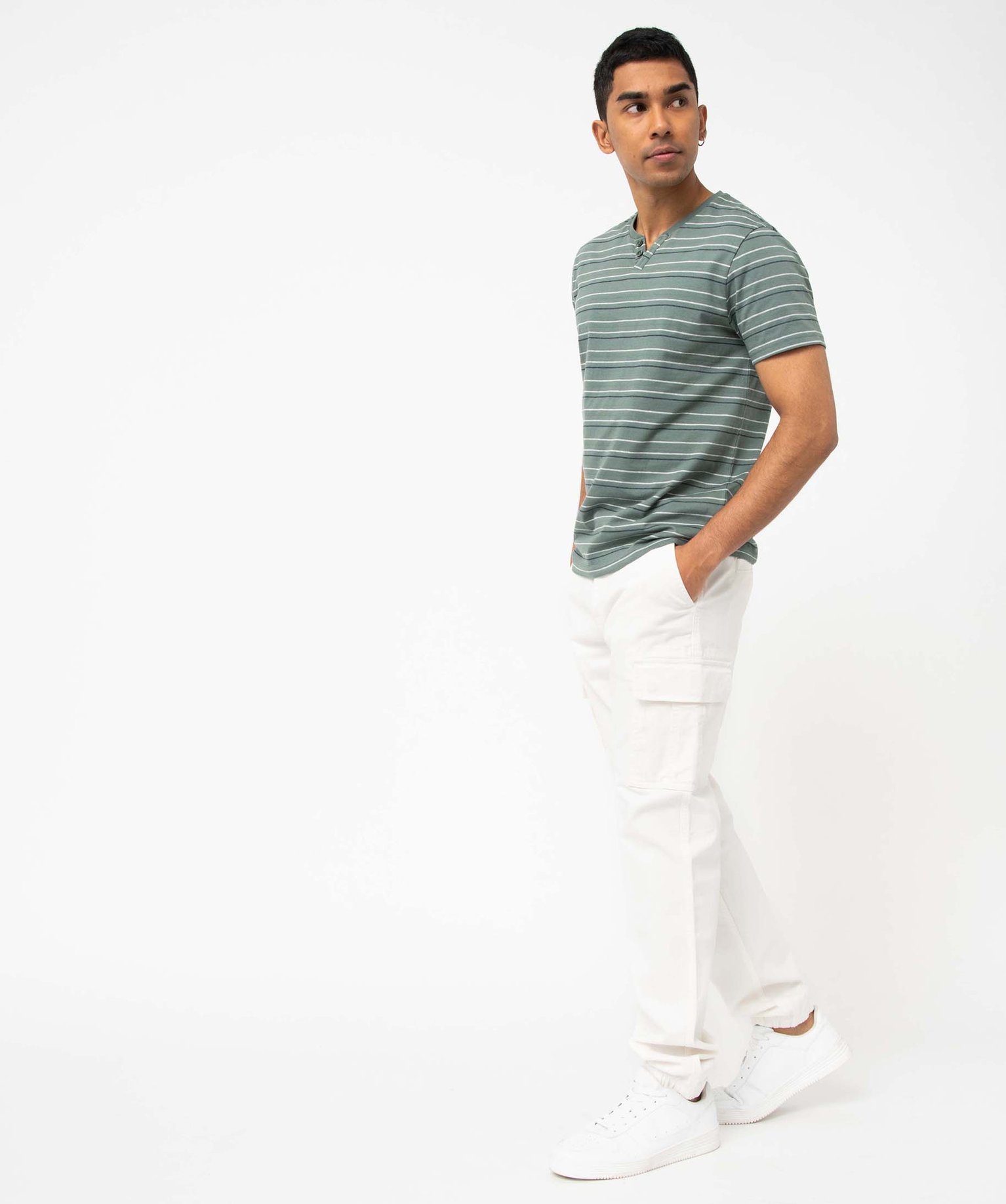 Tee-shirt homme à manches courtes, rayures et col fantaisie vert | GEMO