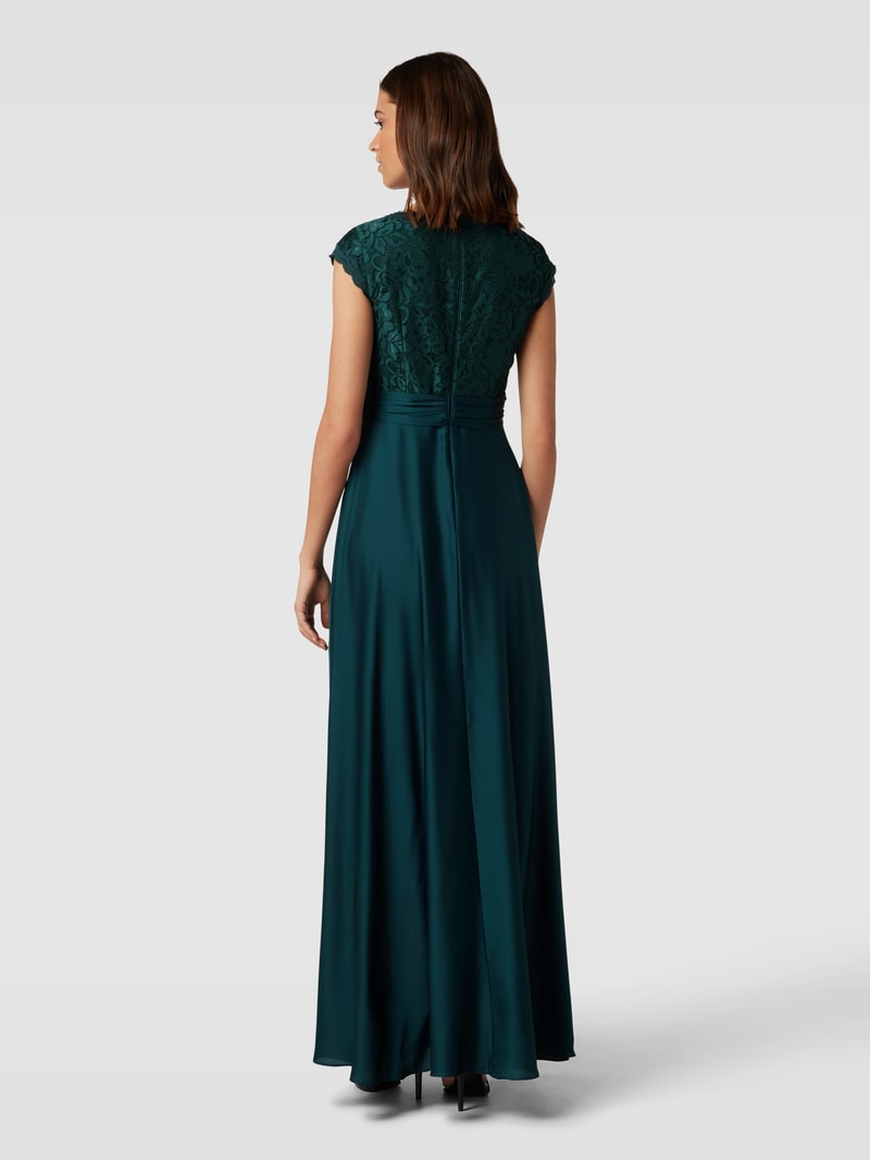 Abendkleid mit Zierbesatz in dunkelgrün
