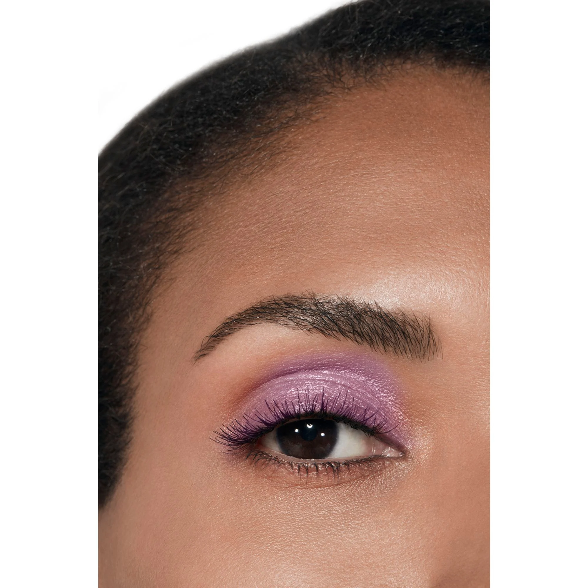 OMBRE ESSENTIELLE – DAUGIAFUNKCIS, ILGAI IŠLIEKANTIS AKIŲ ŠEŠĖLIŲ PADAŽAS