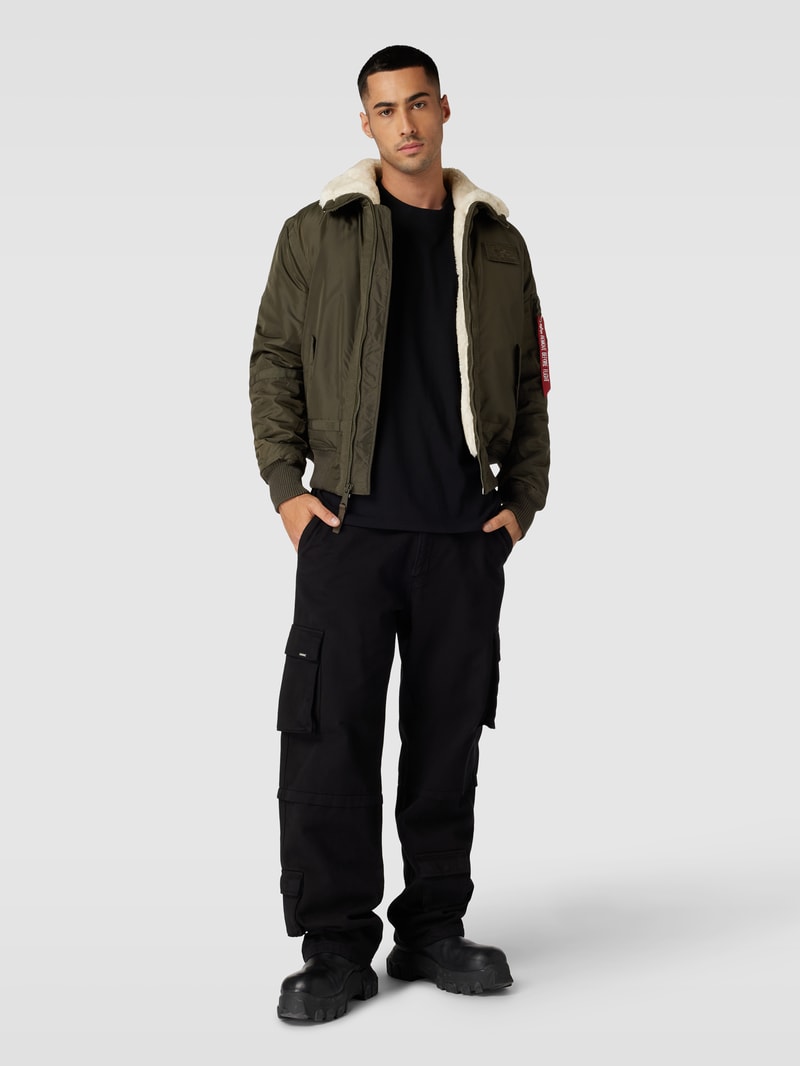 Jacke mit Kunstfellbesatz in olivgrün