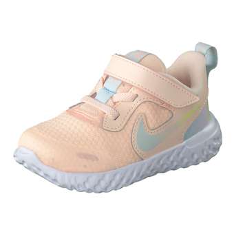 Nike Revolution 5 SE Sneaker in rosa