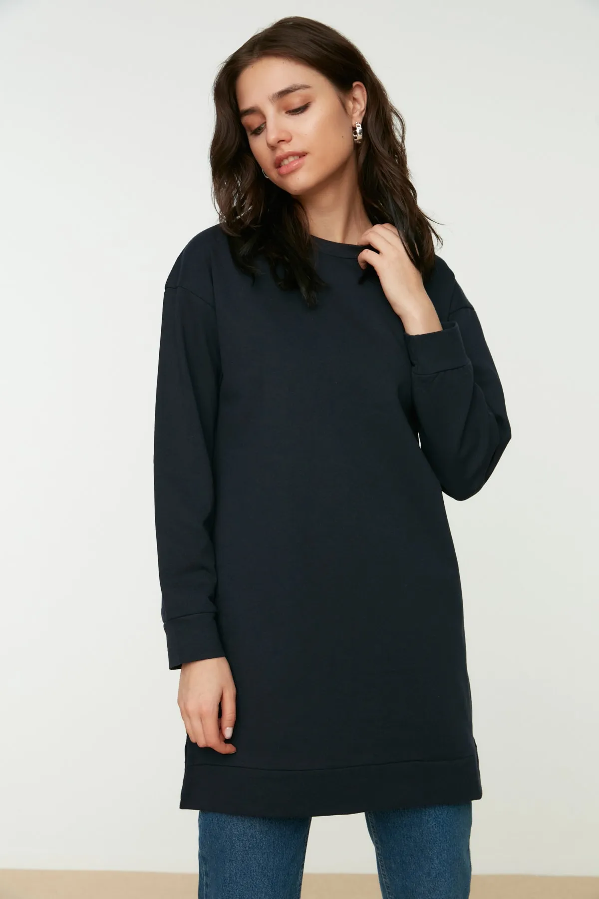 Trendyol Modest  Marineblau-Ecru 2er-Pack Basic-Strick-Sweatshirt mit Rundhalsausschnitt TCTAW22TW0152
