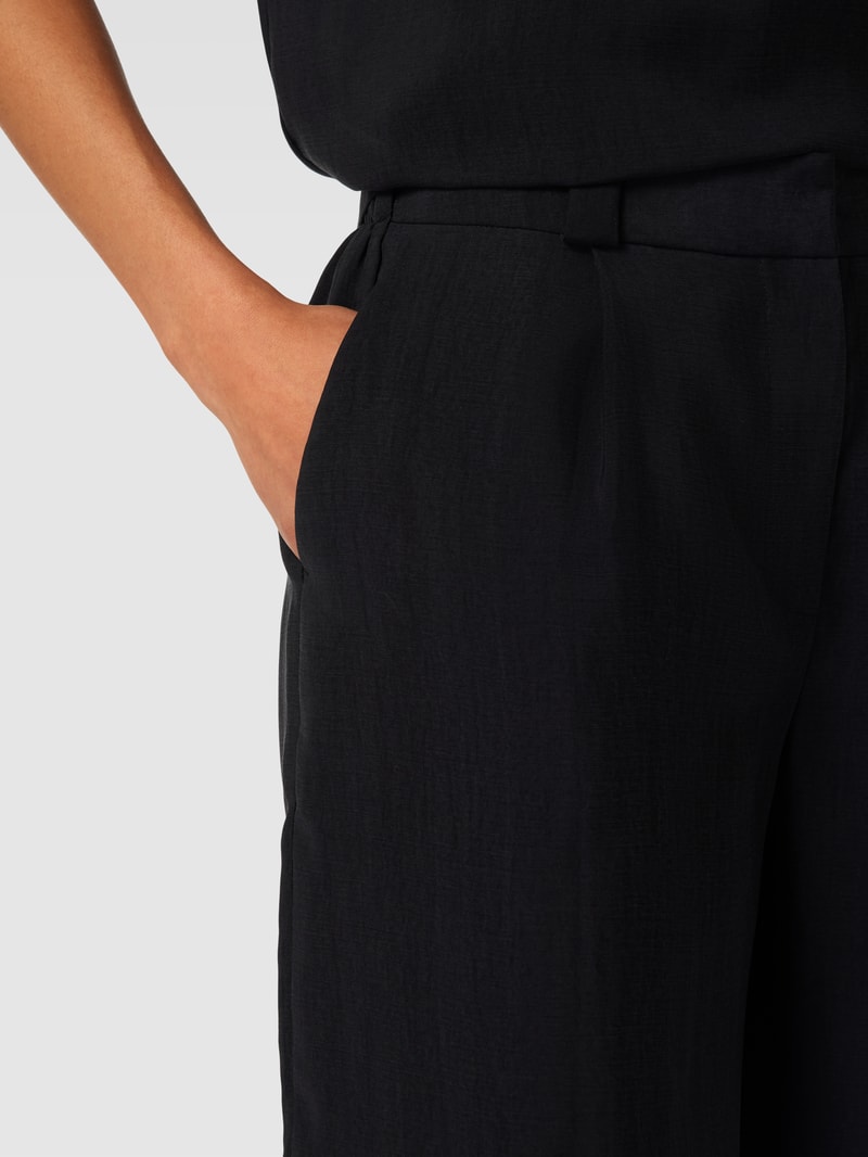 Bermudas mit Eingrifftaschen in schwarz