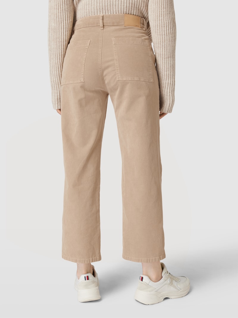 Cordhose mit Gesäßtaschen Modell 'Mokoti' in beige