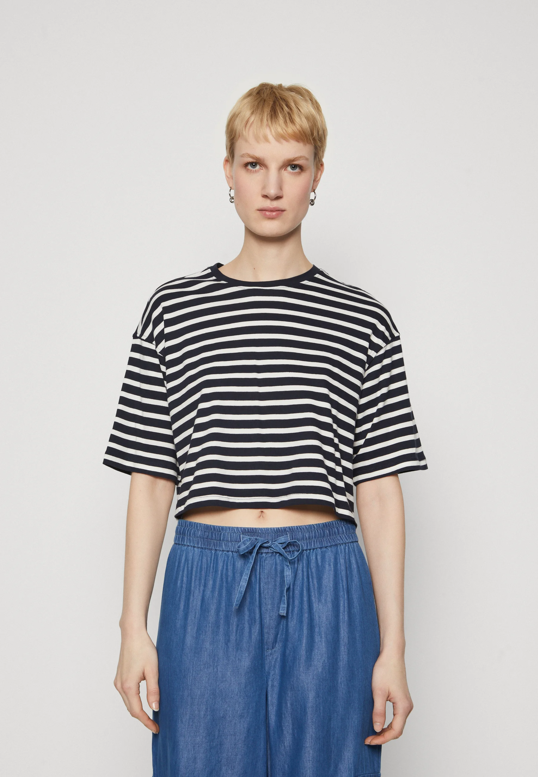 ONLY Tall ONLMAY BOXY CROP PACK DE 2 - Camiseta con estampado