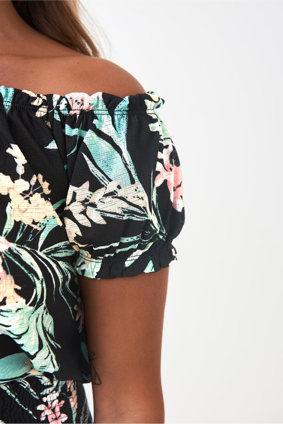 Ellen off shoulder top