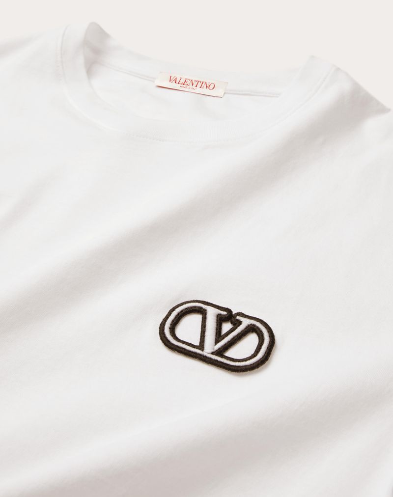 Camiseta de algodão com patch exclusivo Vlogo