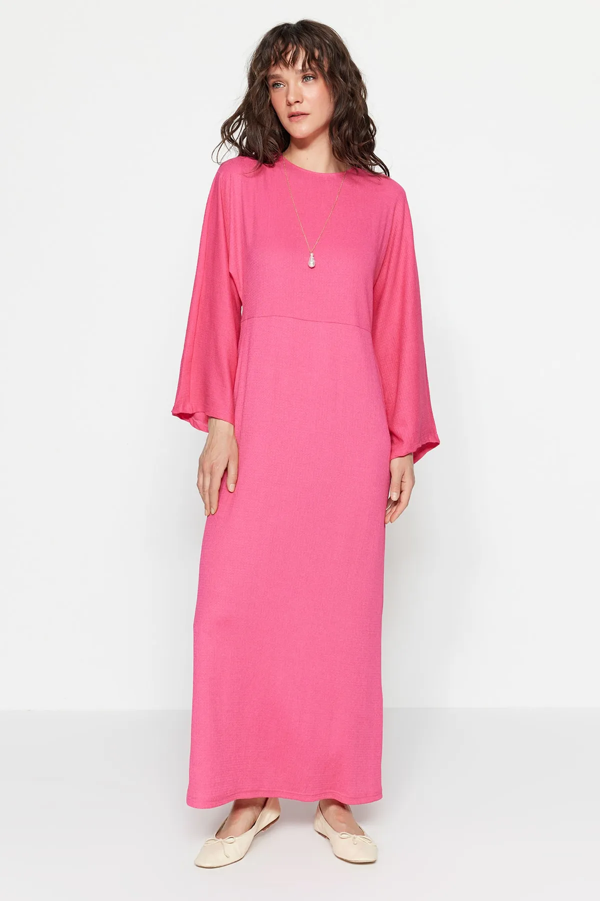 Trendyol Modest  Rosa Strickkleid mit spanischen Ärmeln TCTSS23EB00210