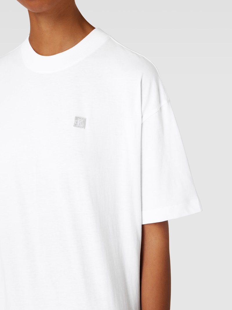 Oversized T-Shirt mit Rundhalsausschnitt in weiss