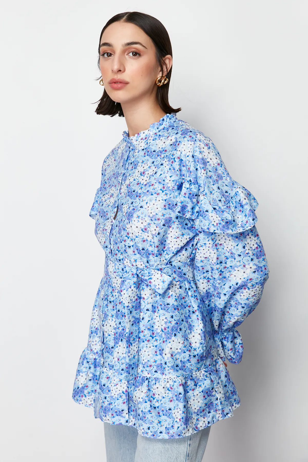 Trendyol Modest  Hellblaue gewebte Tunika mit Blumenmuster TCTSS24UK00025