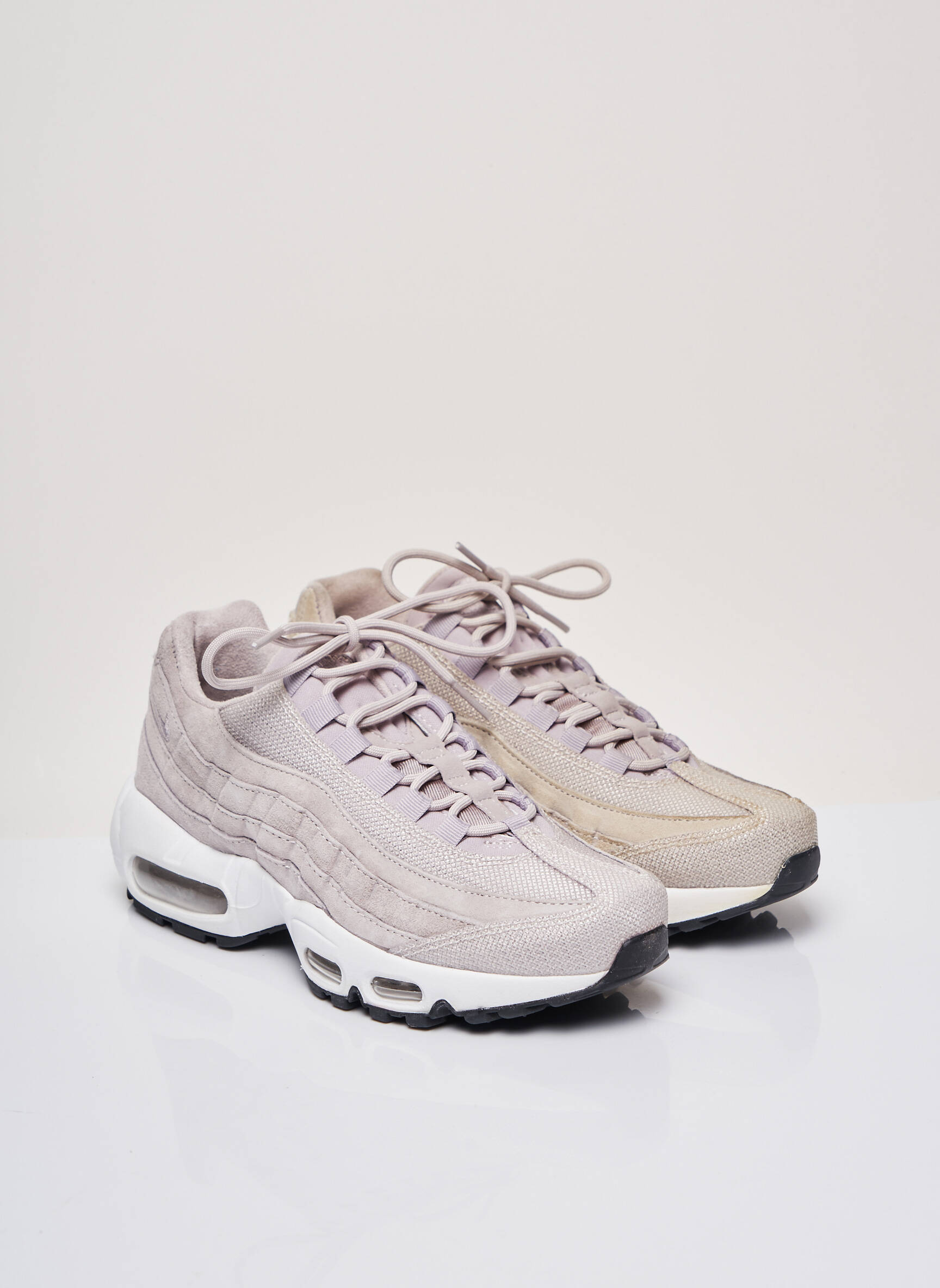 Nike Baskets Femme couleur gris