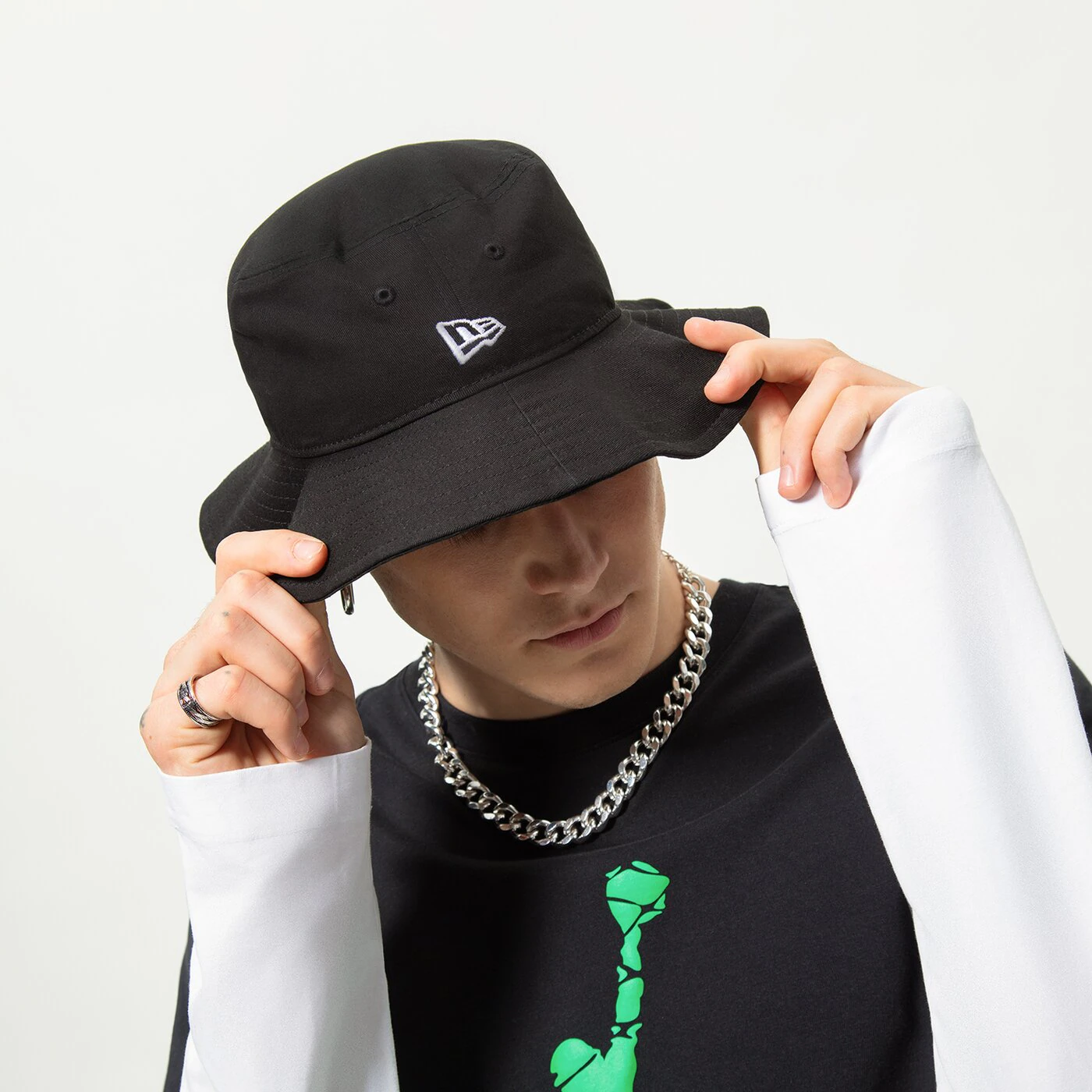 NEW ERA HUT WMNS NE ADVENTURE NONE Schwarz