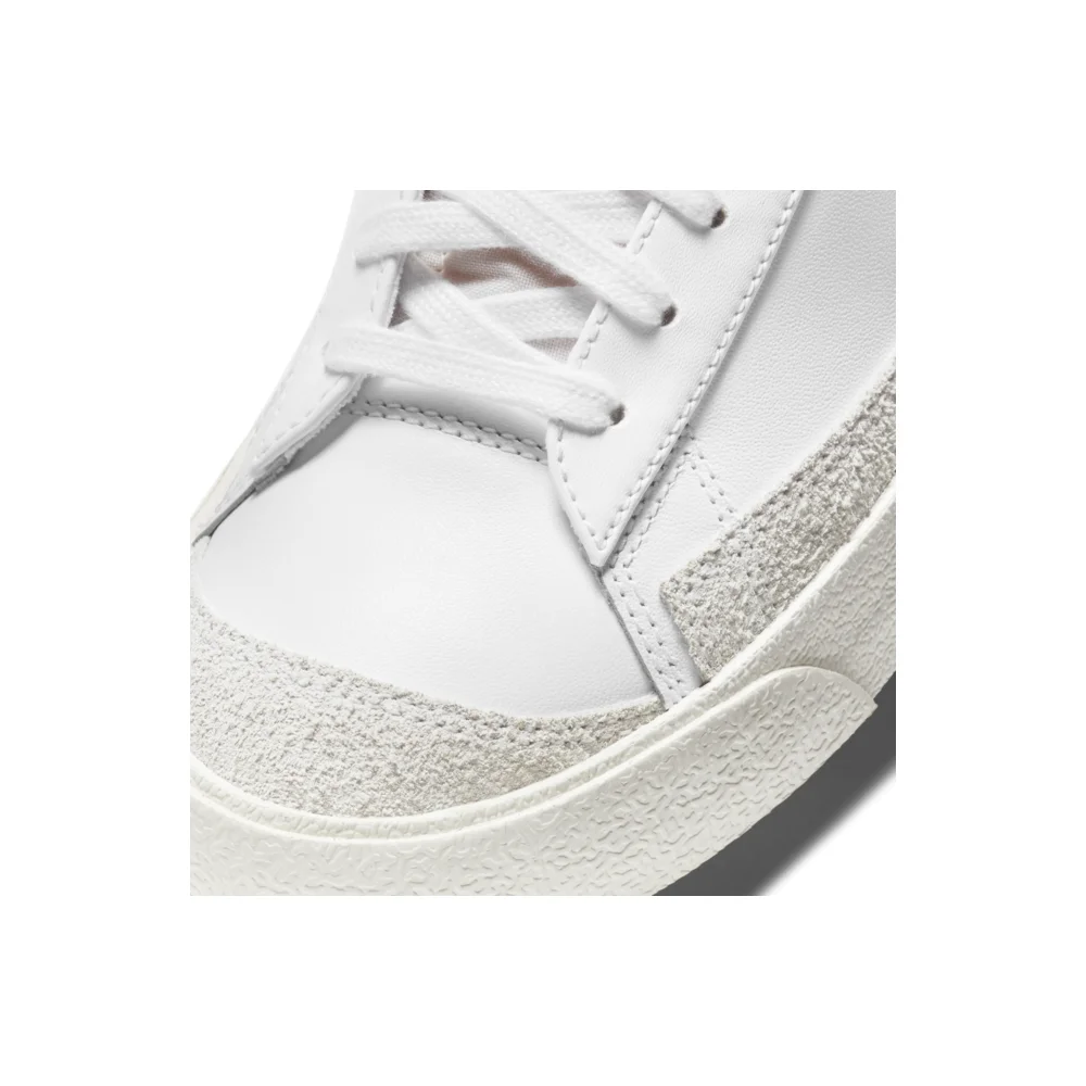 Nike Blazer Mid 77 Vintage BQ6806-100 / weiss
