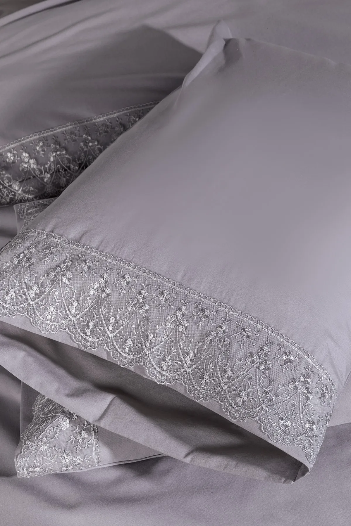 Çeyiz Diyarı  Französisches Spitzen-Patya-Mitgift-Bettbezug-Set, Grau