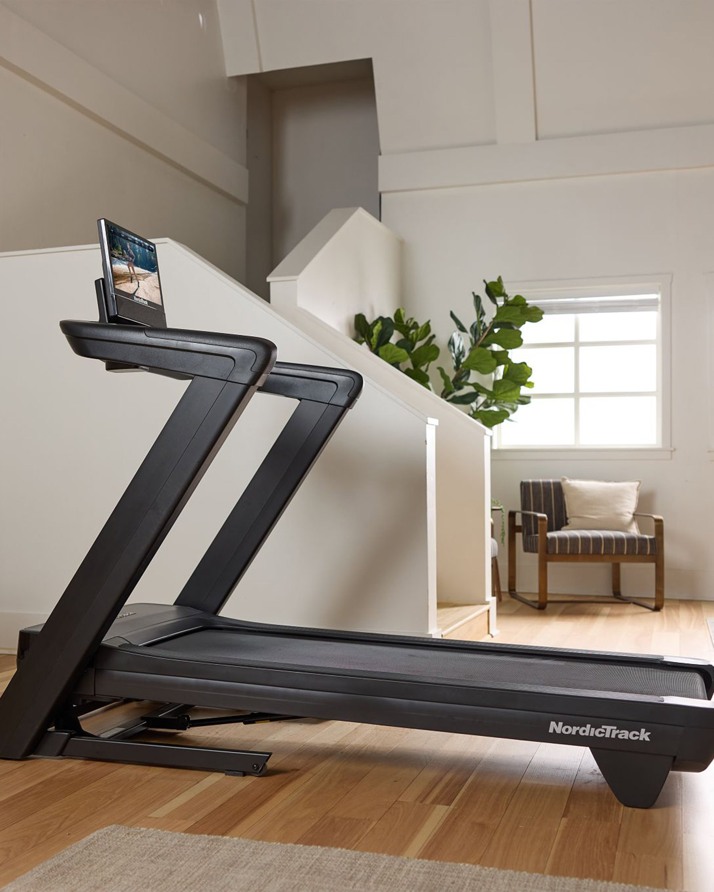 Bieżnia komercyjna Nordictrack 1750 + roczna bieżnia Ifit Pro NTL17125-INT + IFIT1