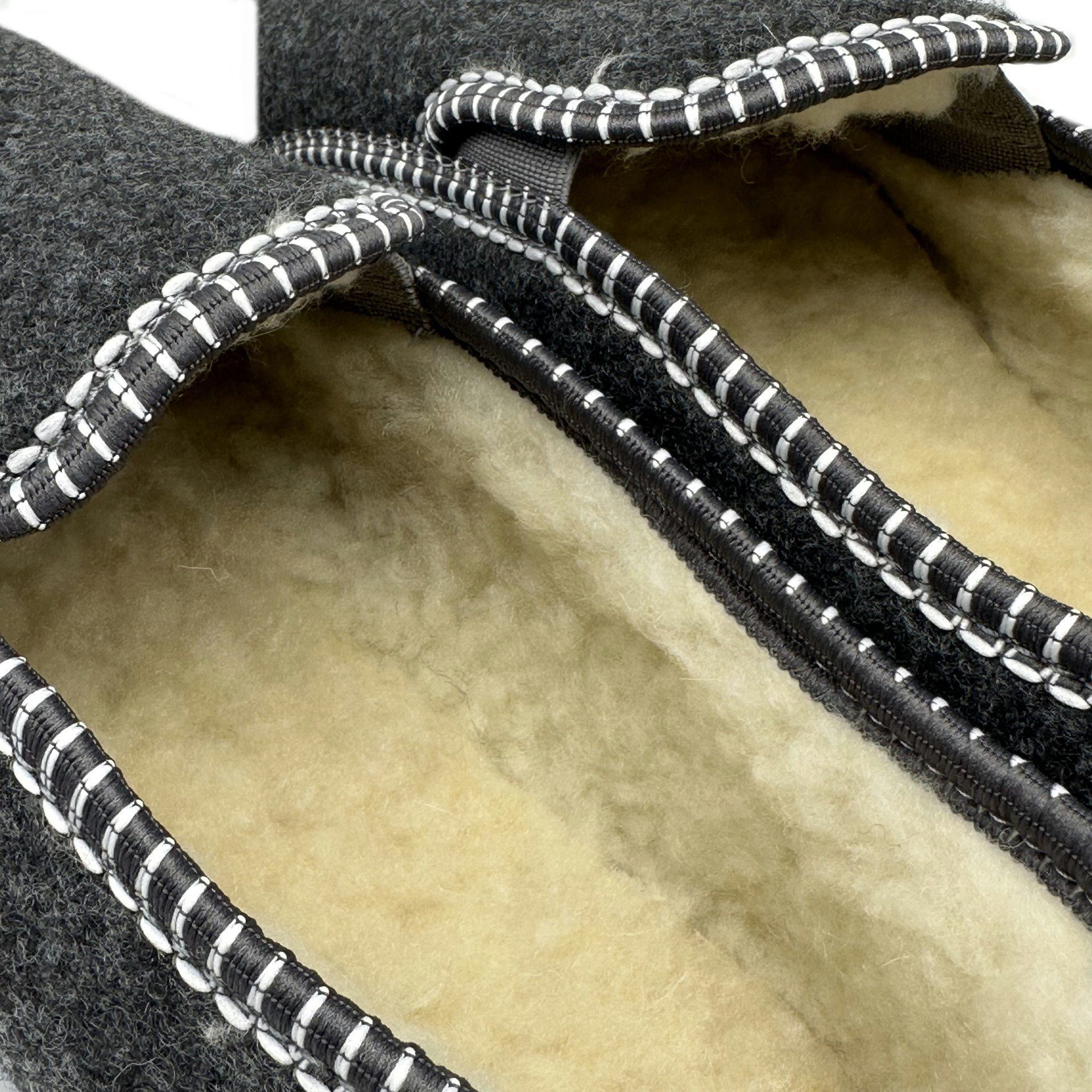 em-ka Herren Filz Fell Hausschuhe gefüttert Winter Pantoffeln Schafwolle Hausschuh Lamwolle, Federleicht, Hüttenschuhe