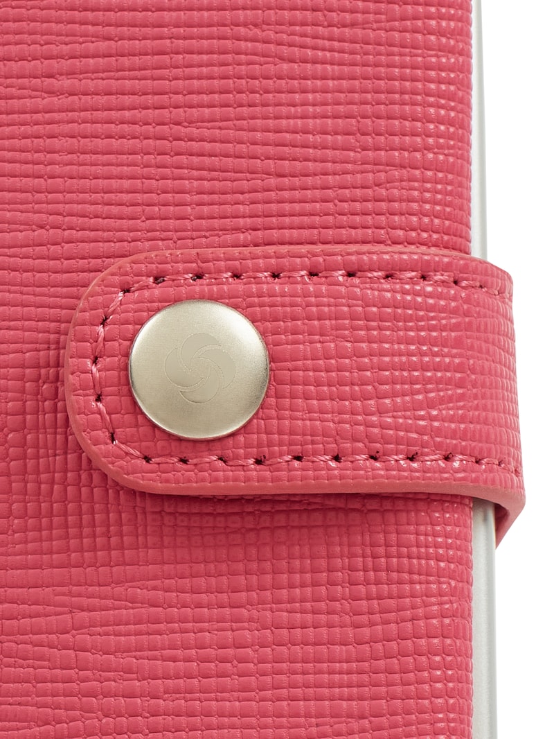 Kartenetui aus Leder Modell 'Alu Fit' in pink