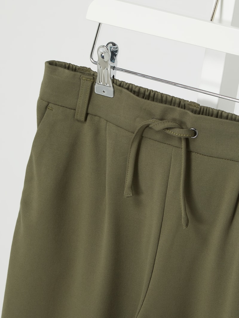 Schlupfhose mit Stretch-Anteil Modell 'Poptrash' in olivgrün