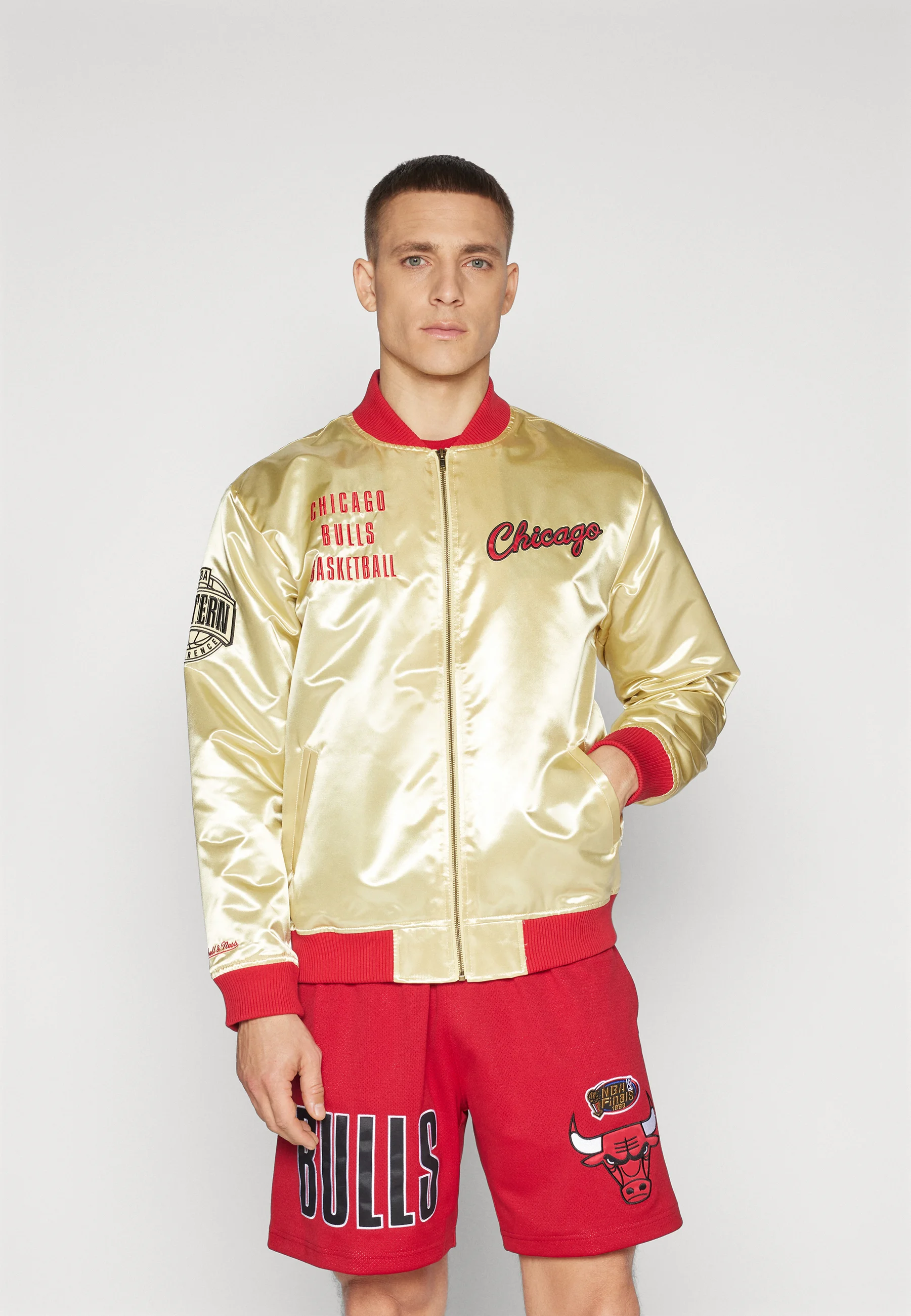 Mitchell & Ness NBA CHICAGO BULLS TEAM CHAQUETA LIGERA - Chaqueta bomber