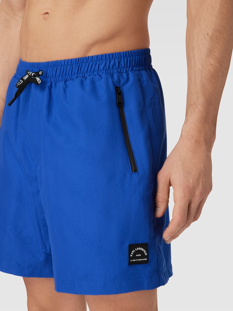 Badehose mit Label-Patch in royalblau