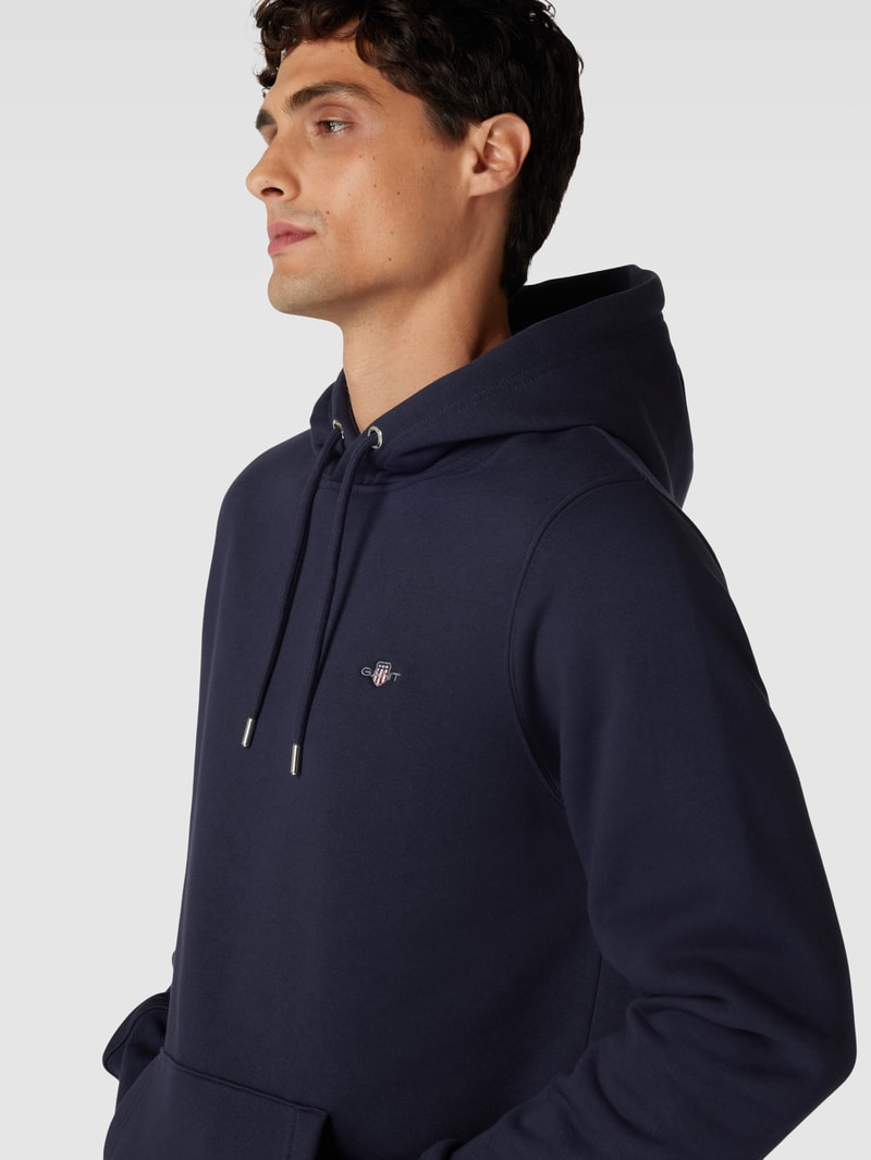 Hoodie mit Label-Stitching Modell 'SHIELD' in marineblau