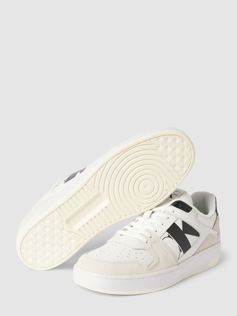 Sneaker mit Label-Details Modell 'BASKET' in weiss