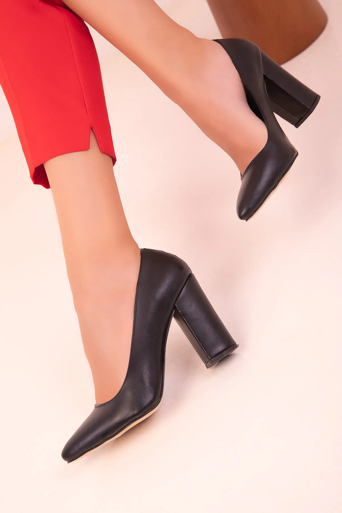 SOHO  Schwarz-Schwarze klassische Damenschuhe mit Absatz 15313