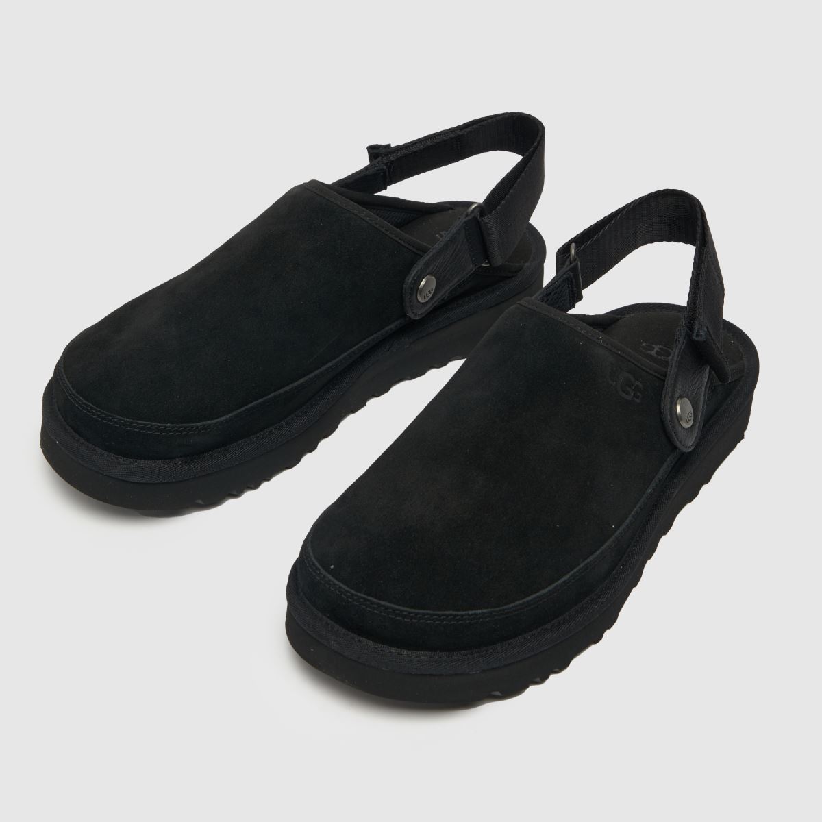 UGG Goldencoast klumpa szandál fekete színben
