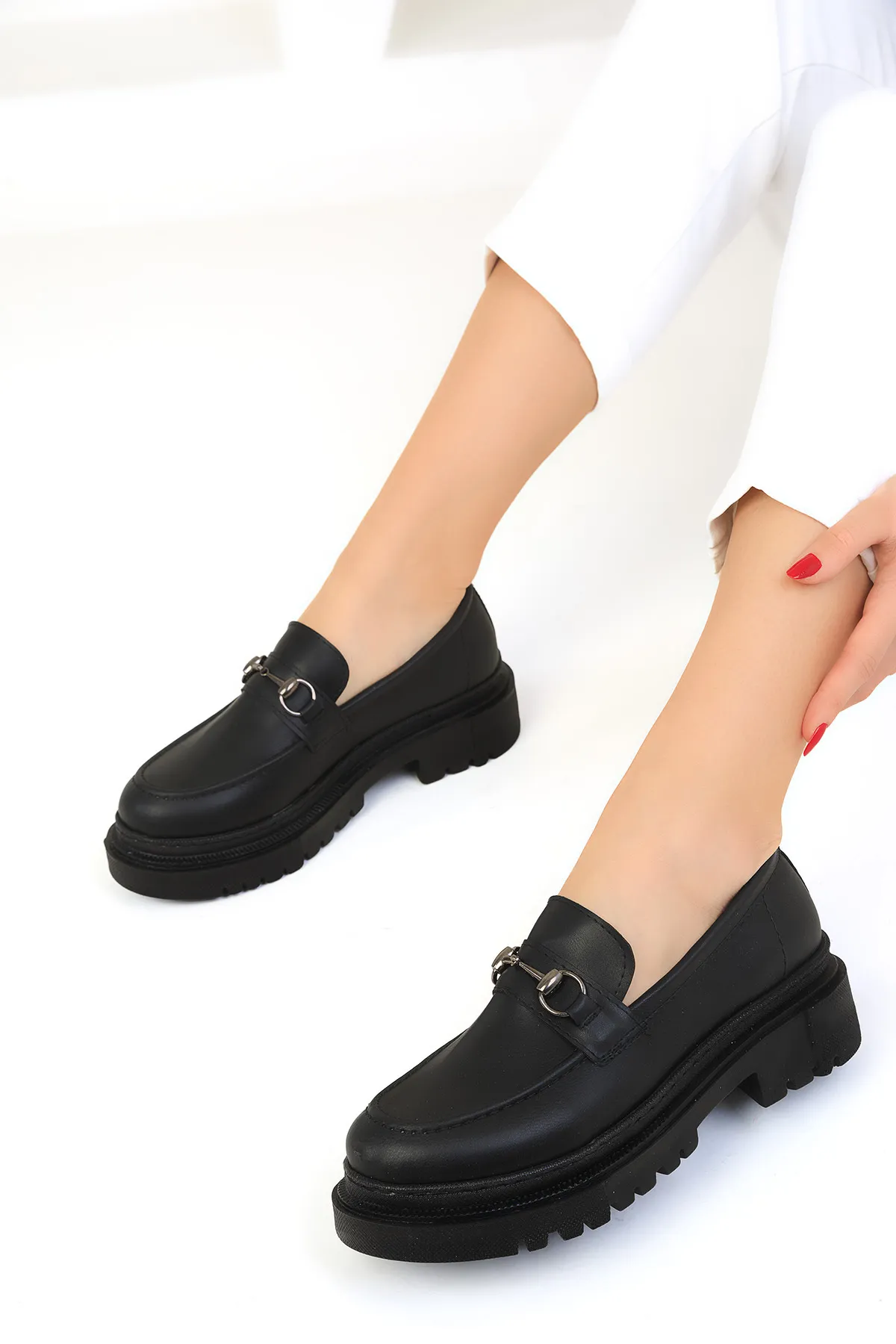 SOHO  Schwarze Freizeitschuhe für Damen 17542