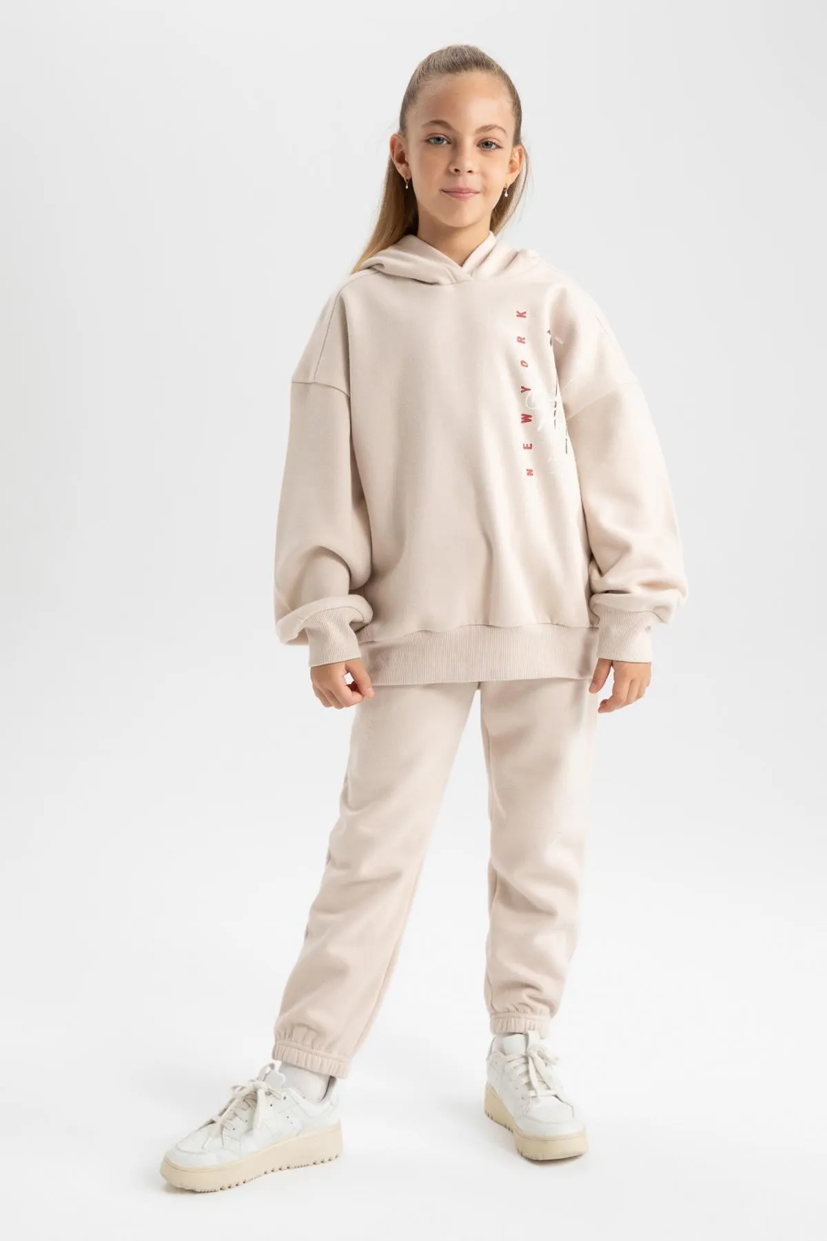 DeFacto  Zweiteiliges Set aus weichem Fuzzy-Sweatshirt und Trainingshose für Mädchen